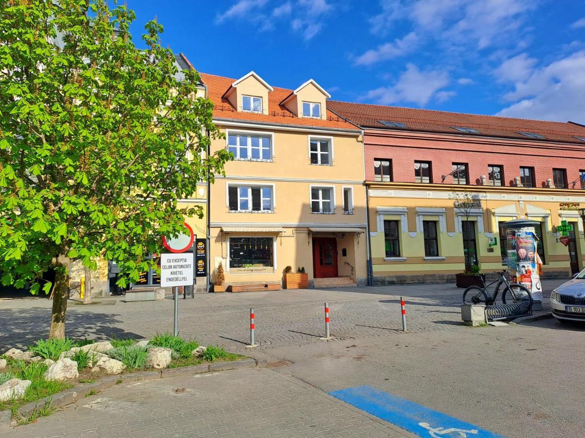 7 Level Central Apartments Меркуря-Чук Экстерьер фото