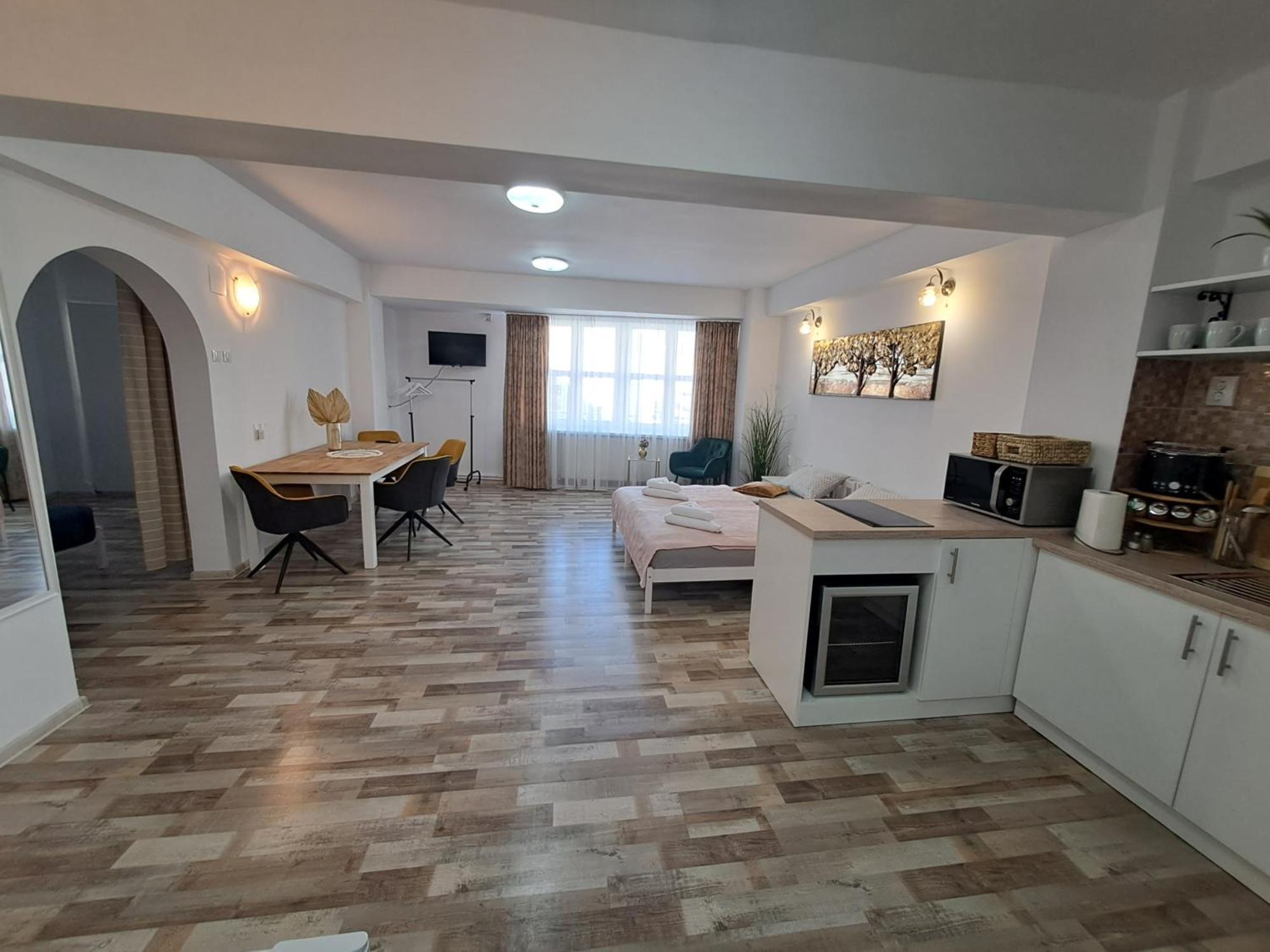 7 Level Central Apartments Меркуря-Чук Экстерьер фото